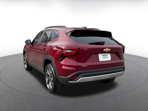 Used 2025 Chevrolet Trax LT image 11