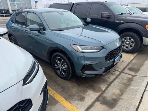 Used 2024 Honda HR-V EX-L image 2