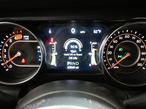 Used 2021 Jeep Wrangler Unlimited Sahara AWD/4WD image 9