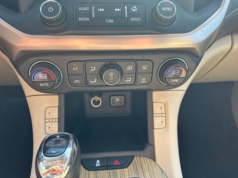 Used 2017 GMC Acadia Denali w/ Technology Package AWD/4WD image 9