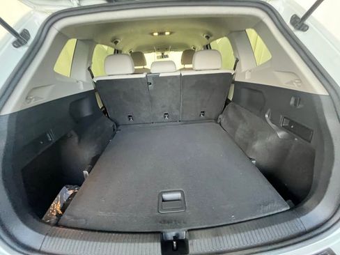 Certified 2020 Volkswagen Tiguan SE image 28