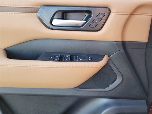 New 2026 Nissan Armada SL w/ Captain's Chari Seat Package image 21