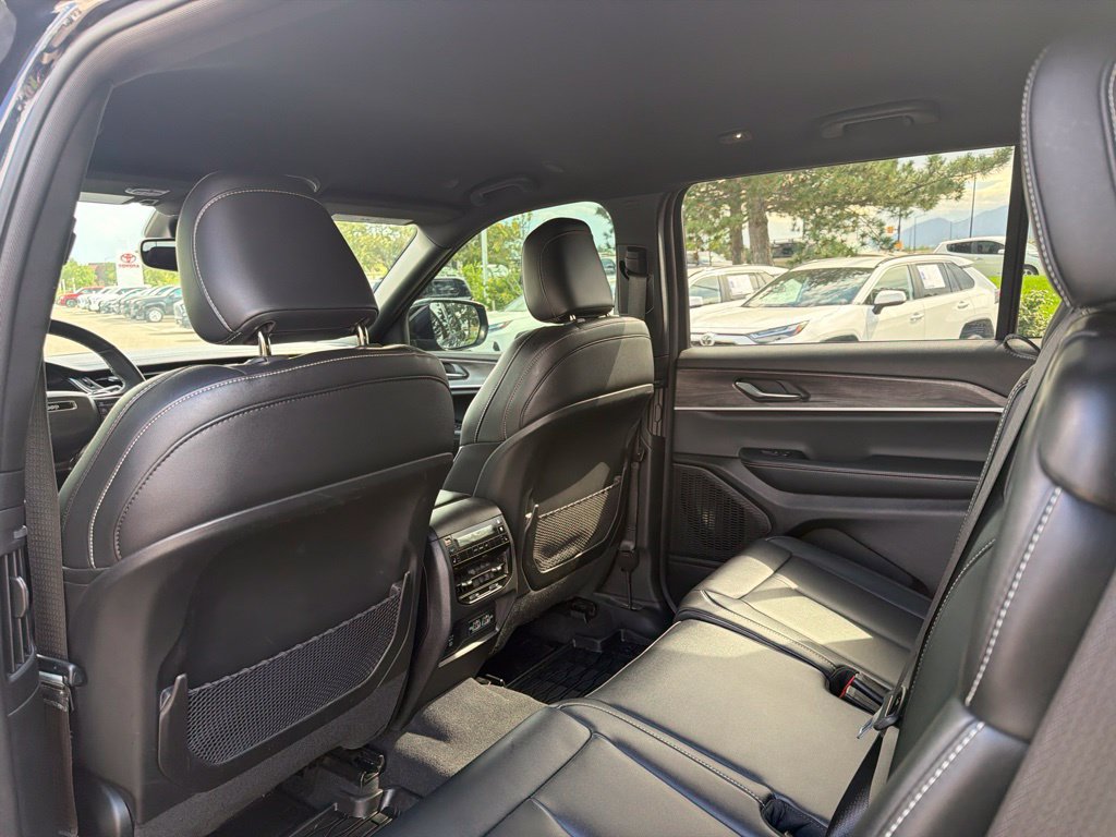 Used 2024 Jeep Grand Cherokee L Limited AWD/4WD image 20