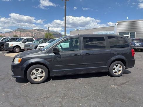 Used 2013 Dodge Grand Caravan SXT w/ Entertainment Group 1 FWD image 17