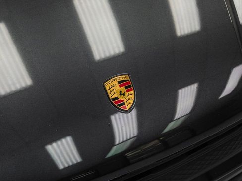 Used 2022 Porsche Macan S image 12