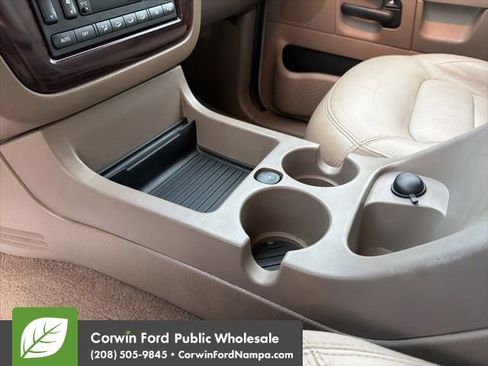 Used 2005 Ford Explorer Limited image 21