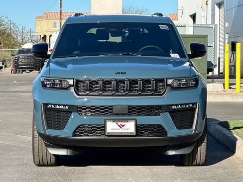 New 2026 Jeep Grand Cherokee L Limited w/ Limited Altitude Package AWD/4WD image 8