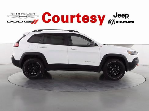 Certified 2021 Jeep Cherokee Trailhawk image 4