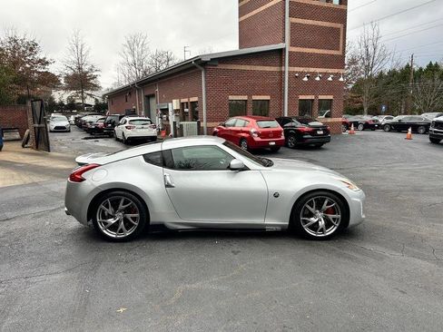 Used 2015 Nissan 370Z Coupe image 8