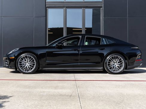 Certified 2026 Porsche Panamera 4 AWD/4WD image 2
