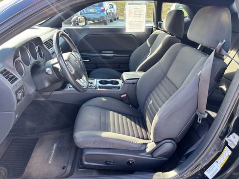 Used 2012 Dodge Challenger SXT image 15