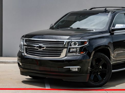 Used 2019 Chevrolet Suburban Premier RWD image 12