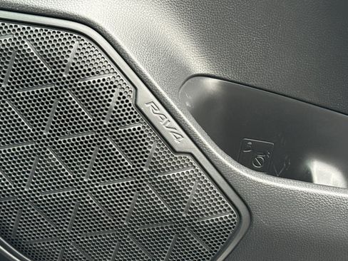 Used 2022 Toyota RAV4 XLE image 23