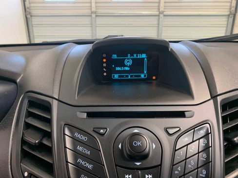 Used 2014 Ford Fiesta SE image 5