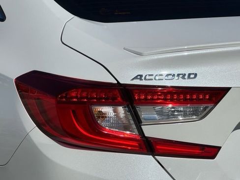 Used 2019 Honda Accord Sport image 11