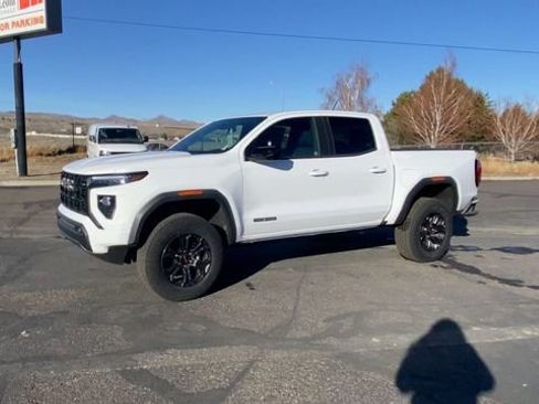 New 2025 GMC Canyon Elevation w/ Convenience Package image 4