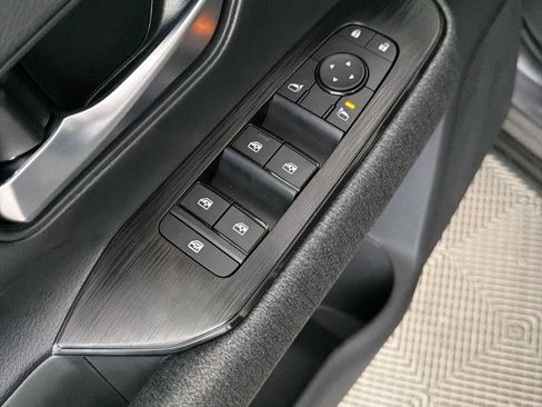 New 2026 Nissan Kicks SV w/ Cold Weather Package FWD image 23