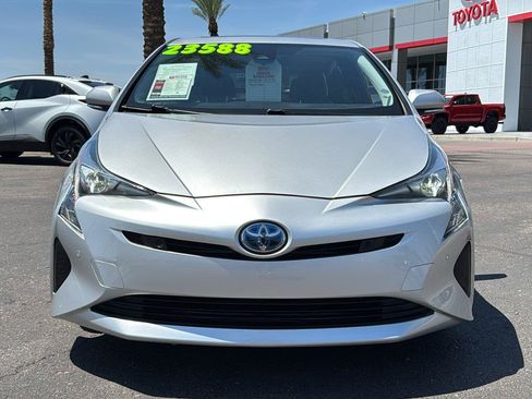 Used 2018 Toyota Prius Four w/ Advanced Technology Package FWD image 2