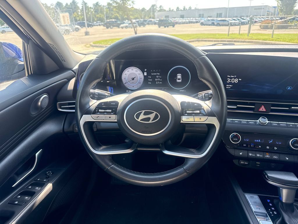 Used 2024 Hyundai Elantra Limited FWD image 19