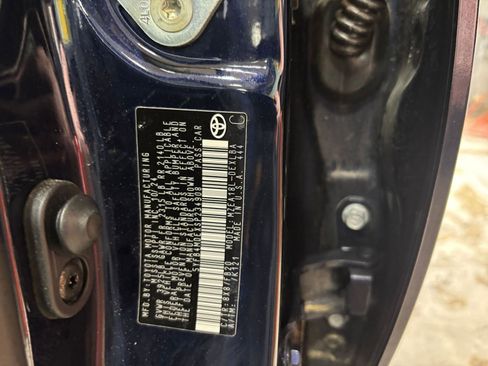 Used 2025 Toyota Corolla LE image 28