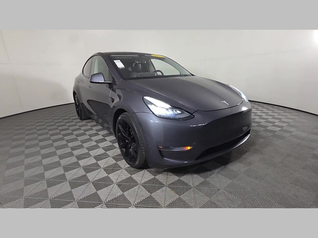 Used 2023 Tesla Model Y AWD image 54