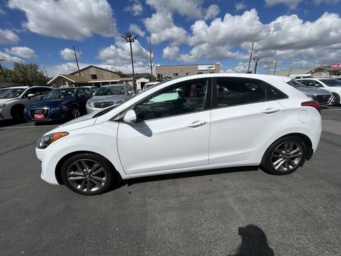 Used 2016 Hyundai Elantra GT w/ Option Group 03 image 4