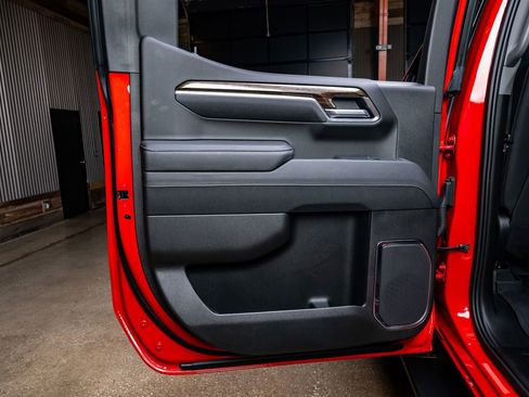 Used 2025 GMC Sierra 1500 Elevation image 38