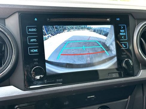 Certified 2018 Toyota Tacoma TRD Off-Road AWD/4WD image 15