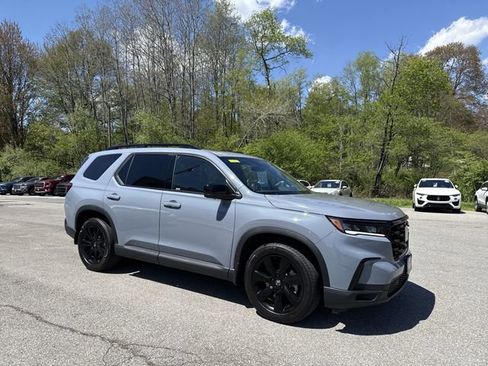 Used 2025 Honda Pilot Black Edition image 11