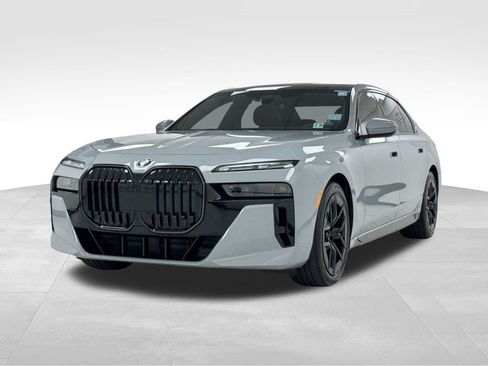 Used 2024 BMW 760i xDrive 760i xDrive w/ Executive Package image 3