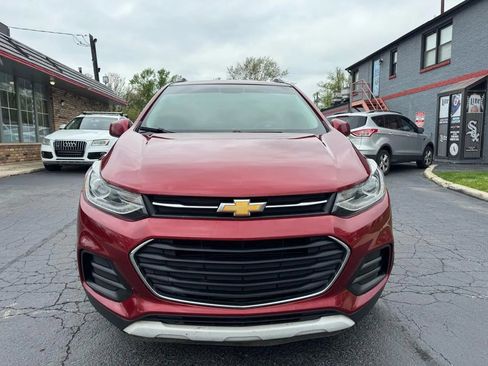 Used 2019 Chevrolet Trax LT w/ LT Convenience Package FWD image 39