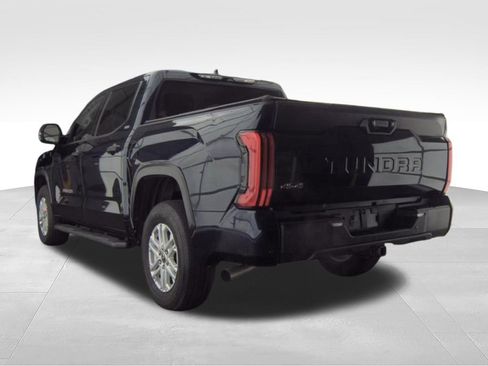 Used 2023 Toyota Tundra SR5 w/ SR5 Convenience Package AWD/4WD image 9