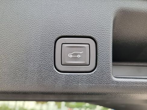 Used 2025 Chevrolet Equinox EV LT FWD image 12