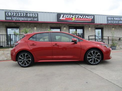 Used 2019 Toyota Corolla XSE FWD image 5