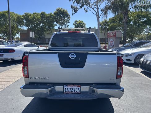 Used 2011 Nissan Frontier SL RWD image 7
