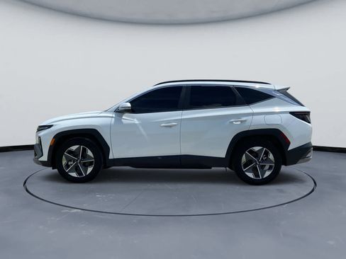 Used 2025 Hyundai Tucson SEL FWD image 3