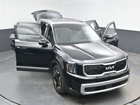 Used 2024 Kia Telluride EX w/ EX Captain's Chair Package AWD/4WD image 53