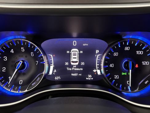 Used 2022 Chrysler Pacifica Touring-L FWD image 16