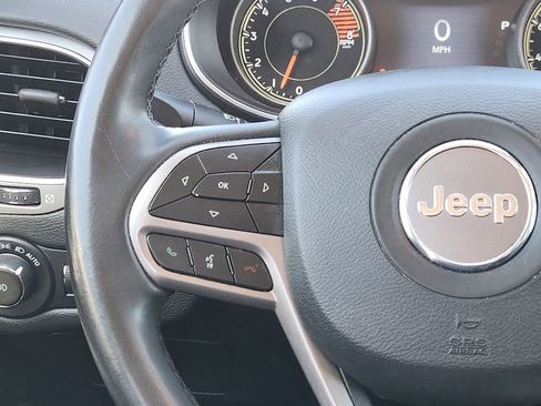 Used 2021 Jeep Cherokee Latitude Lux w/ Comfort/Convenience Group image 26