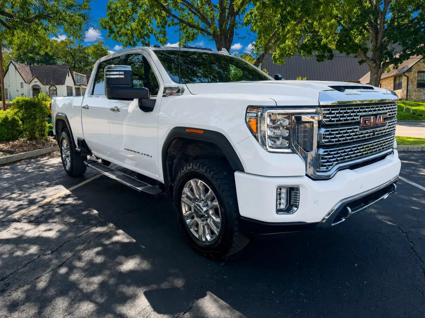 Used 2023 GMC Sierra 2500 Denali w/ Technology Package AWD/4WD image 3
