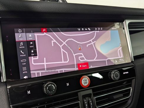 New 2026 Porsche Macan image 33