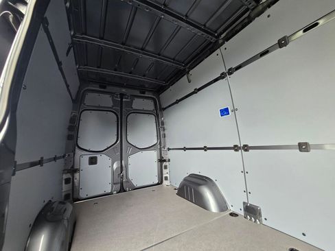 New 2025 Mercedes-Benz Sprinter 2500 image 18