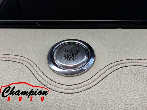 Used 2019 Lincoln Navigator Select w/ Technology Package RWD image 34