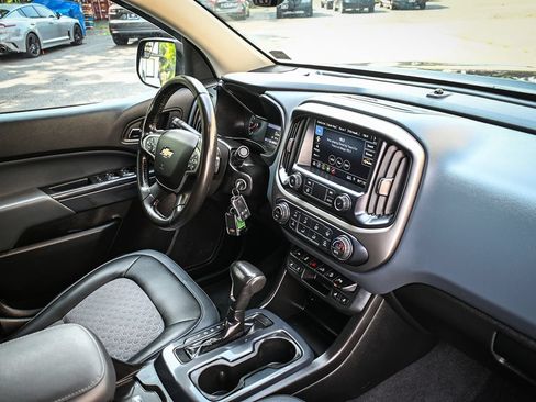 Used 2020 Chevrolet Colorado Z71 AWD/4WD image 18