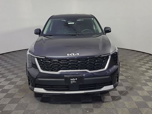 Certified 2025 Kia Sorento LX FWD image 13