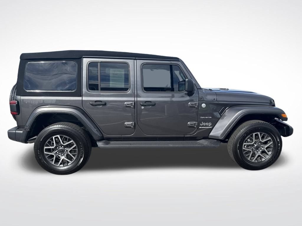 Used 2024 Jeep Wrangler Unlimited Sahara AWD/4WD image 8