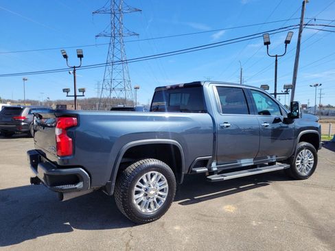 Used 2020 Chevrolet Silverado 3500 High Country w/ Technology Package AWD/4WD image 9