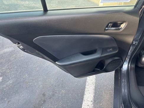 Used 2020 Toyota Prius LE image 26