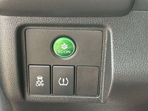 Used 2019 Honda HR-V LX image 17