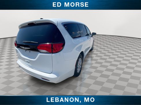 Used 2024 Chrysler Voyager LX FWD image 8